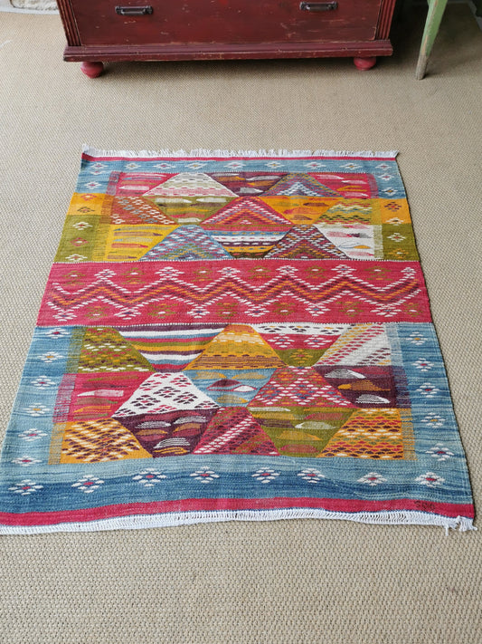 Kilim F