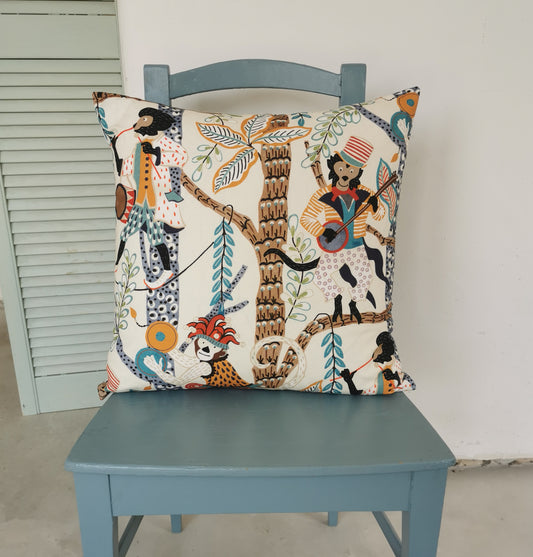 Monkey Cushion (white)