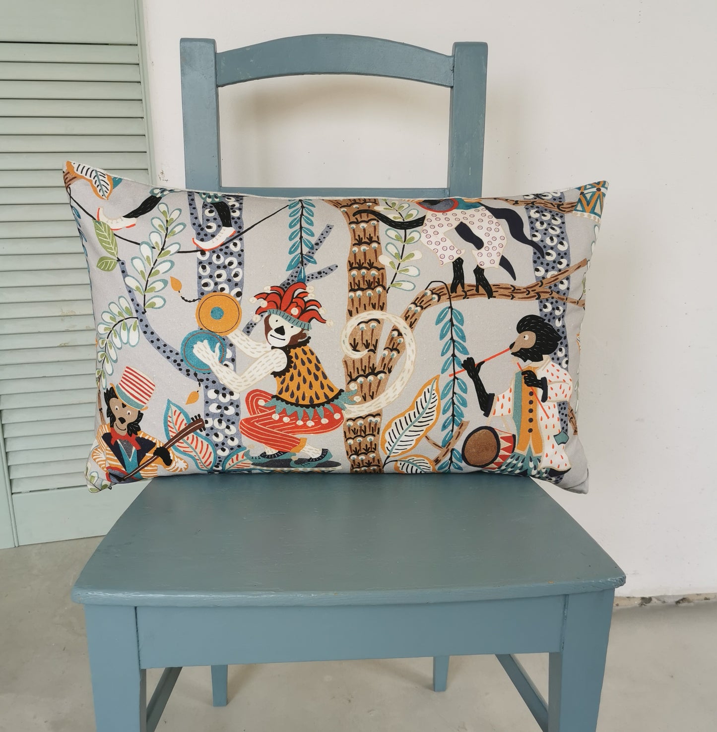 Monkey Cushion (grey)